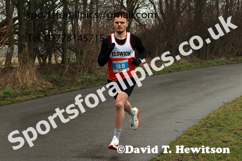 Senior Men and Over-35s to 49s Mens 2025 NECAA Royal Signals Road Relays Champs.,  Hetton Lyons Country Park, Hetton le Hole, County Durham. Photo: David T. Hewitson/Sports for All Pics